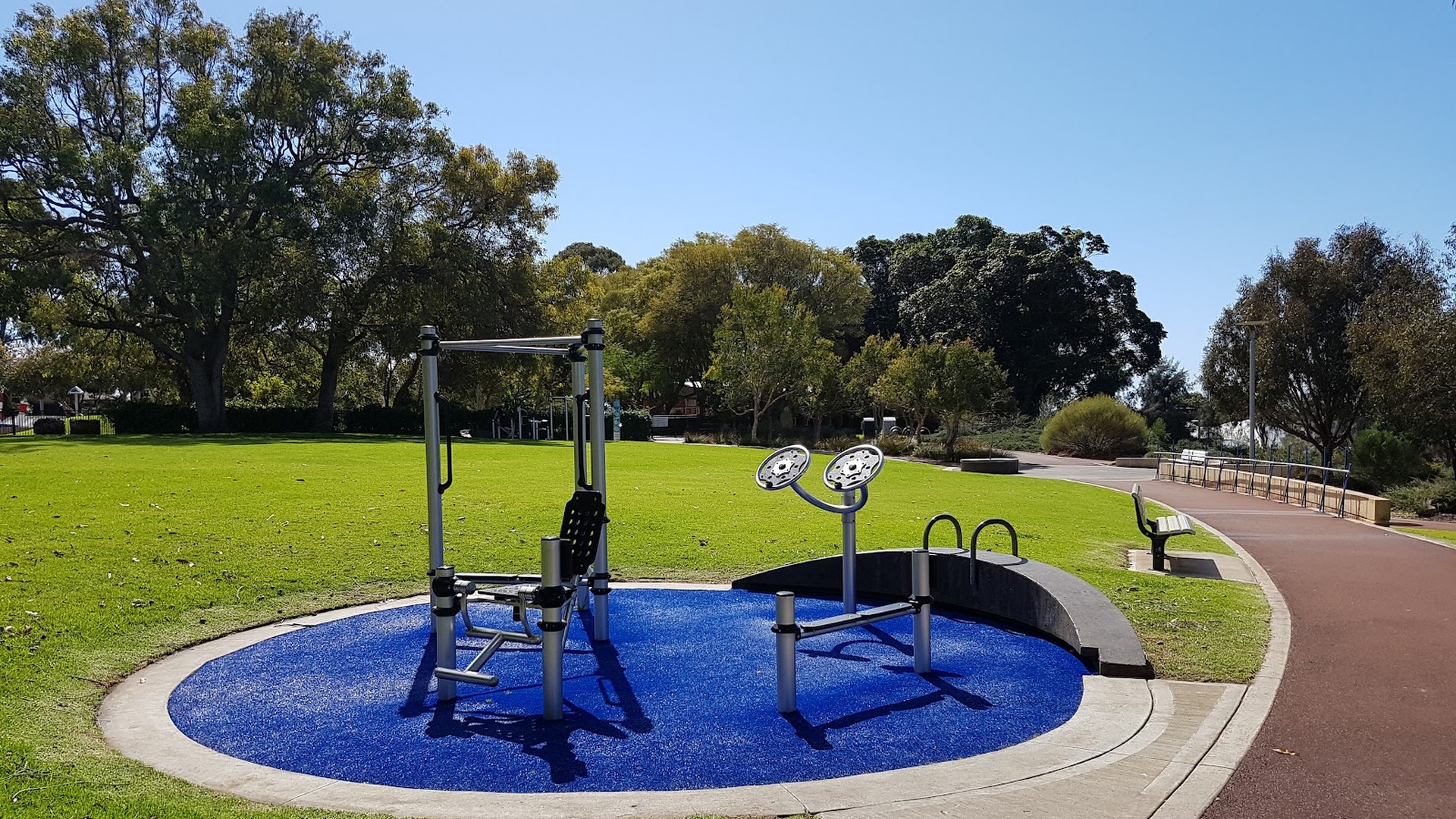 Kadidjiny Park photo 2