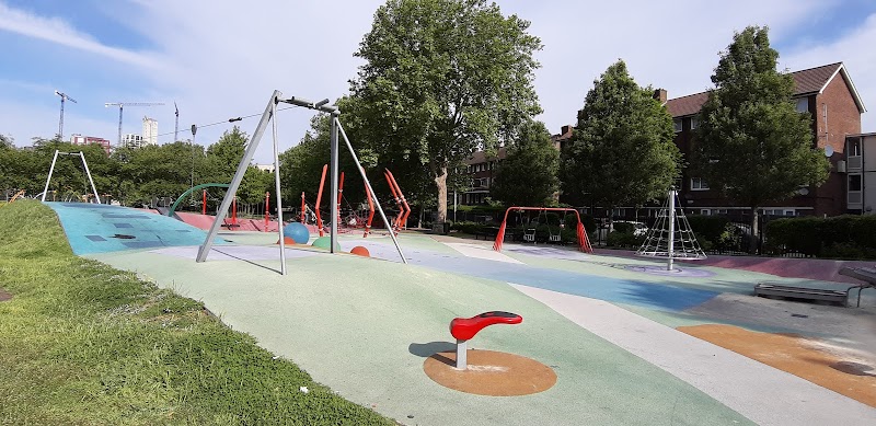 Keir Hardie Play Area photo 3