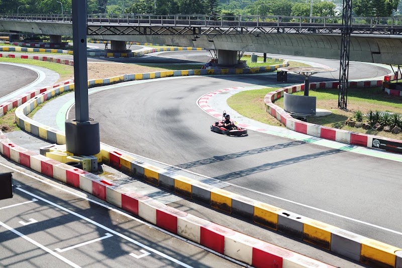 KF1 Karting Circuit photo 2