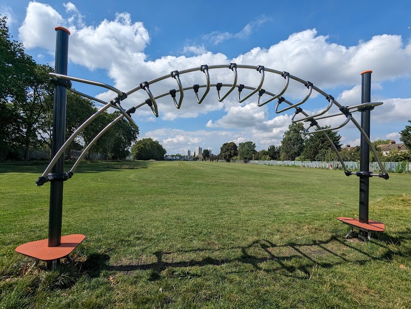 Kingston Road Play Area photo 2