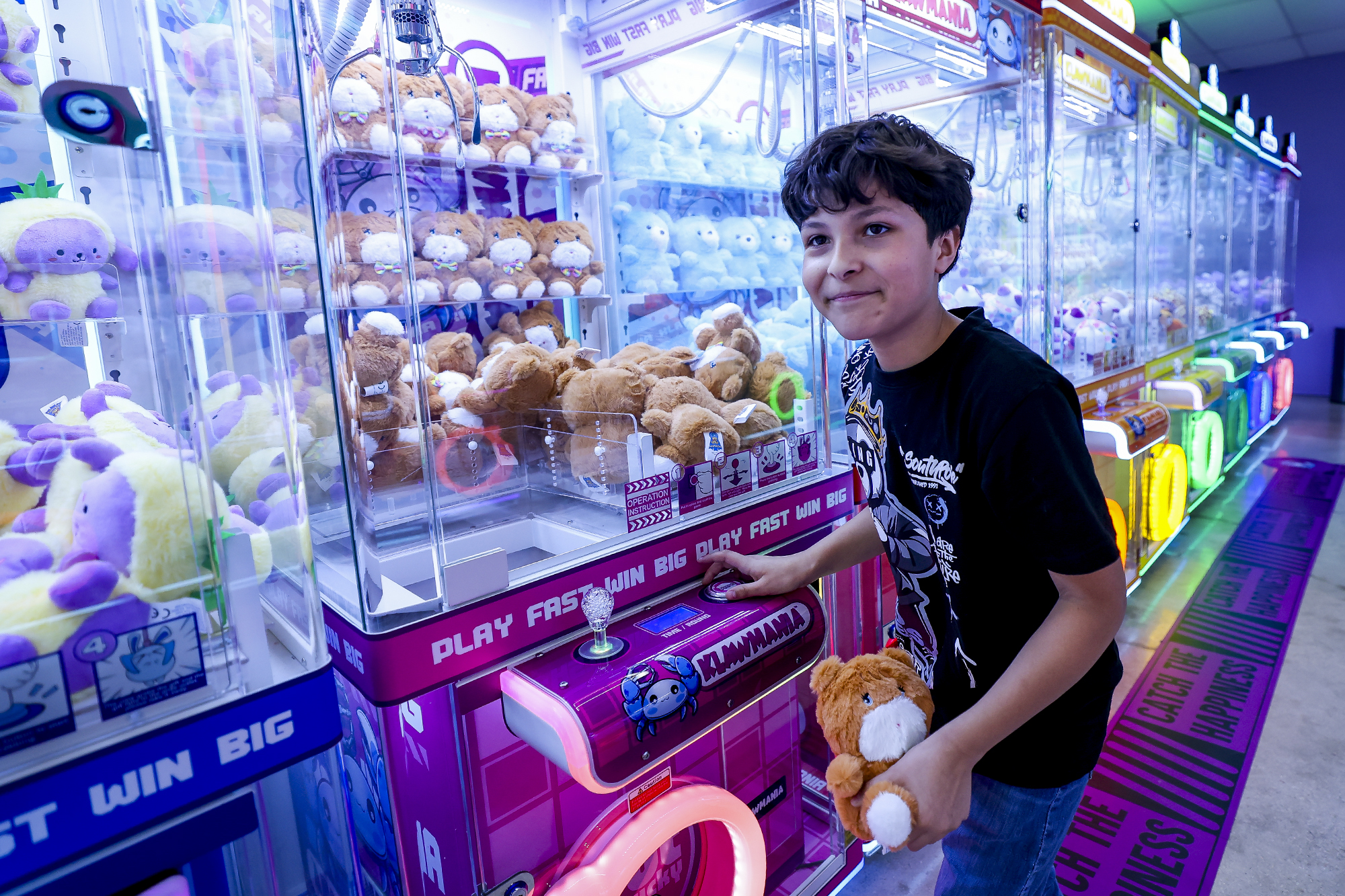Klaw Time - Claw Machine Arcade photo 2
