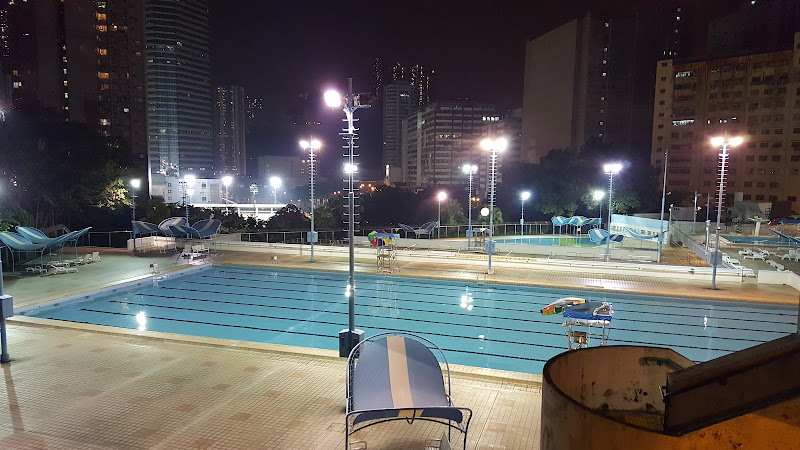 Kwai Shing Swimming Pool