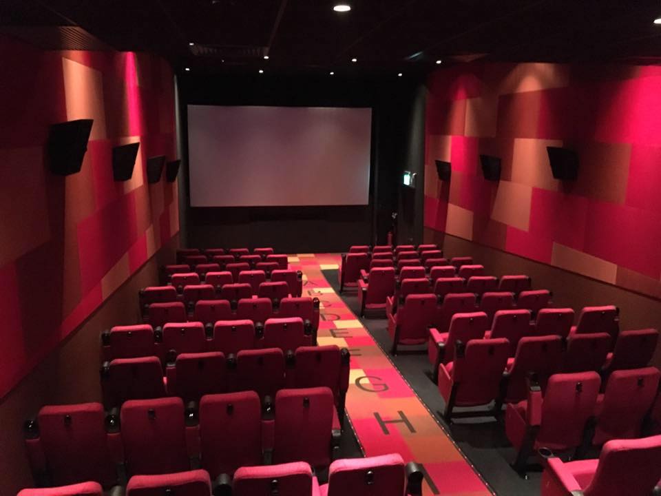 L Cinema photo 2