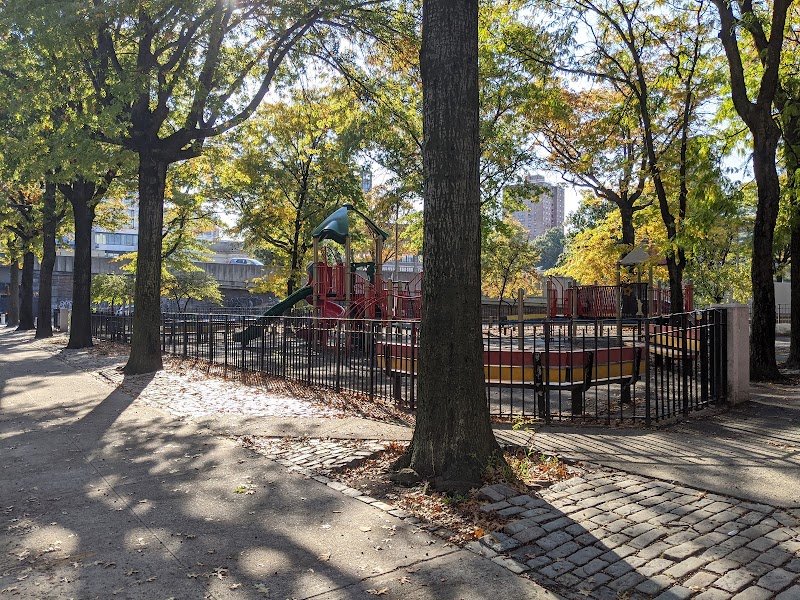 La Guardia Playground photo 3