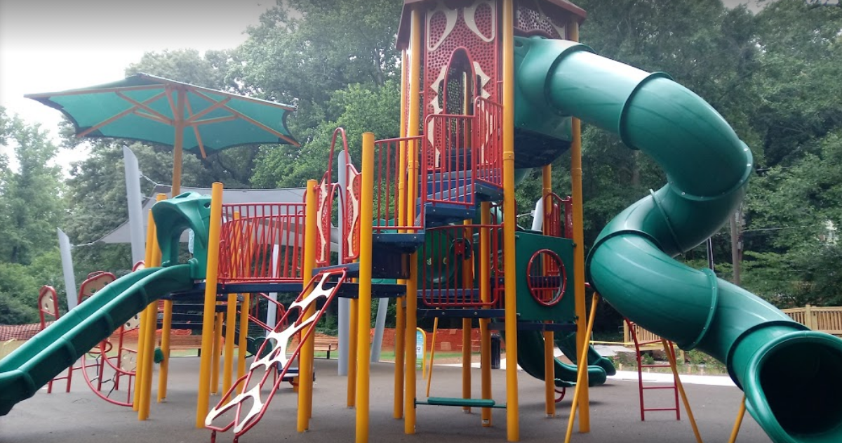 Lake Claire Playground photo 2