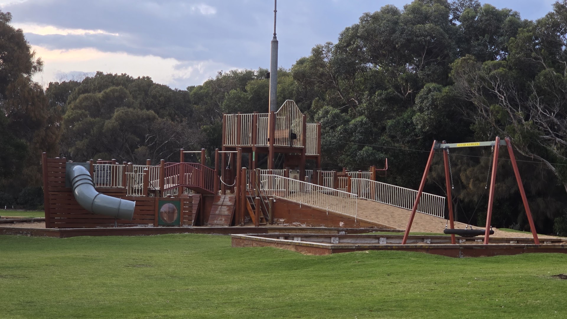 Lake Pertobe Adventure Playground photo 3