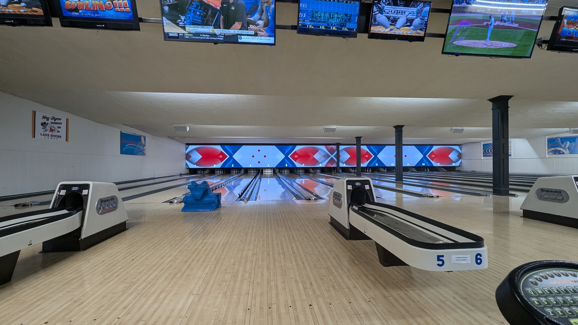 Lakeshore Lanes photo 2
