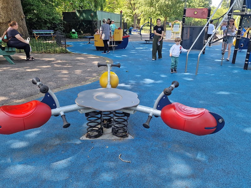 Lammas lower playground and splash park (waterpark) photo 2