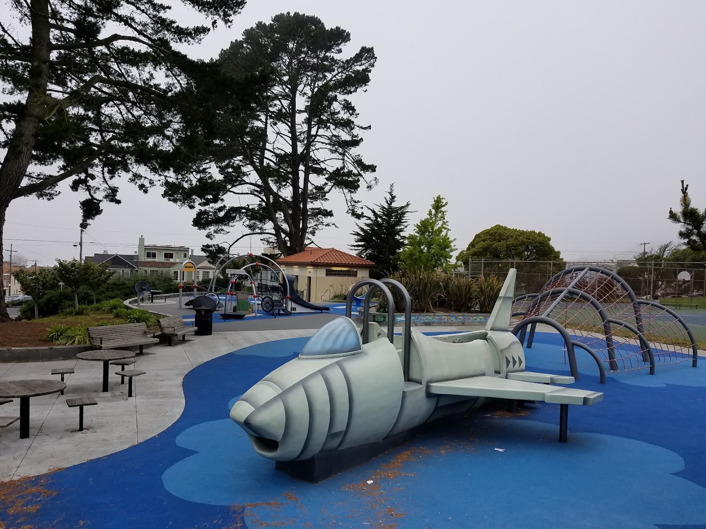 Larsen Playground photo 3