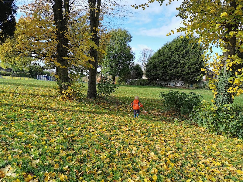 Lea Village Play Park photo 2