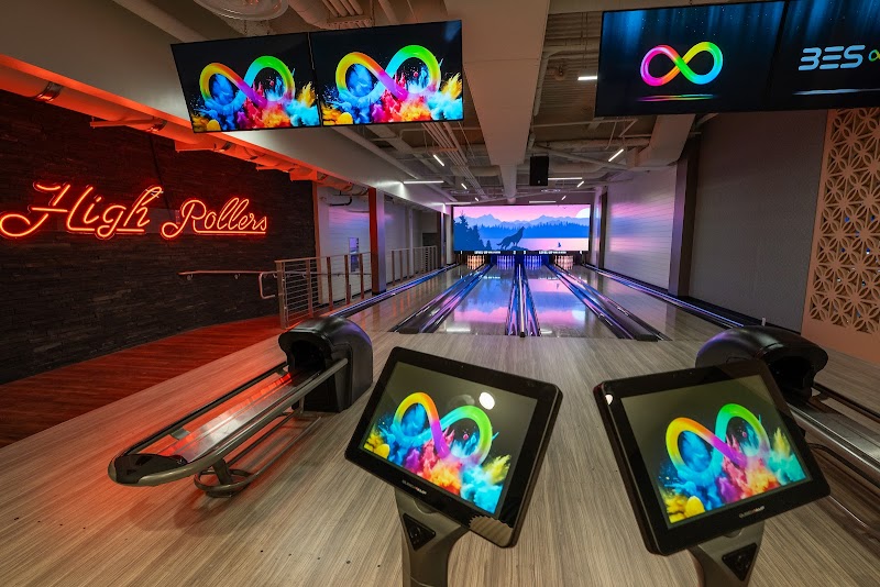 Level Up Bowl & Bistro photo 3