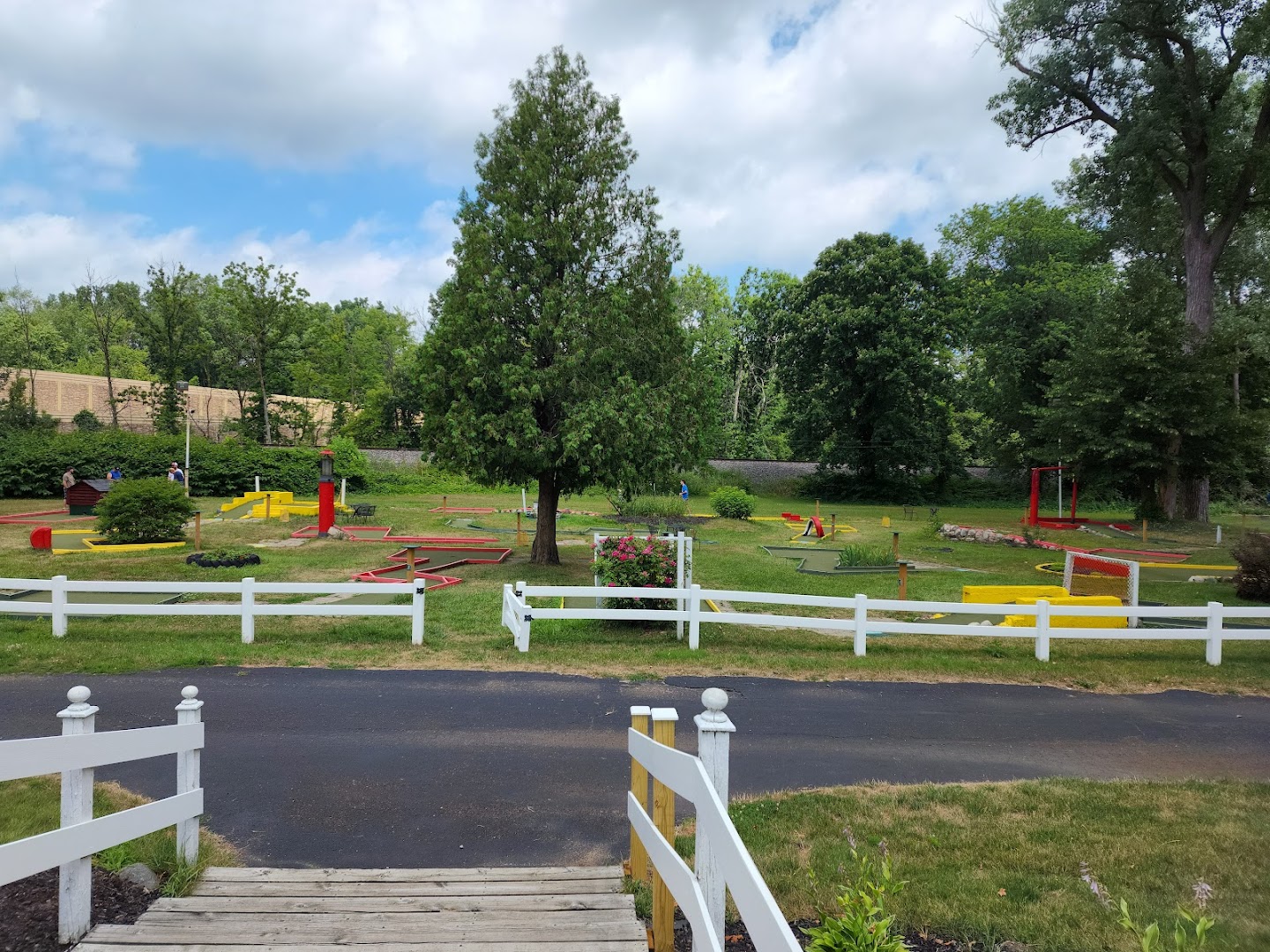 Loeschner's Village Green Miniature Golf photo 2