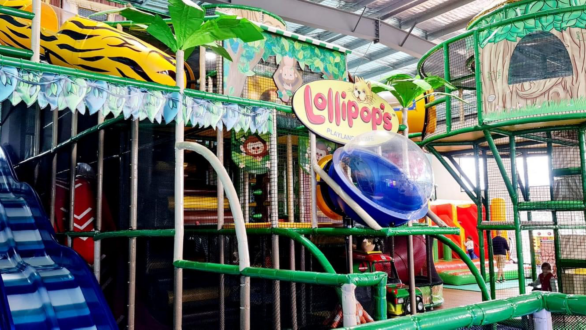Lollipopβs Playland and Cafe, Clyde North