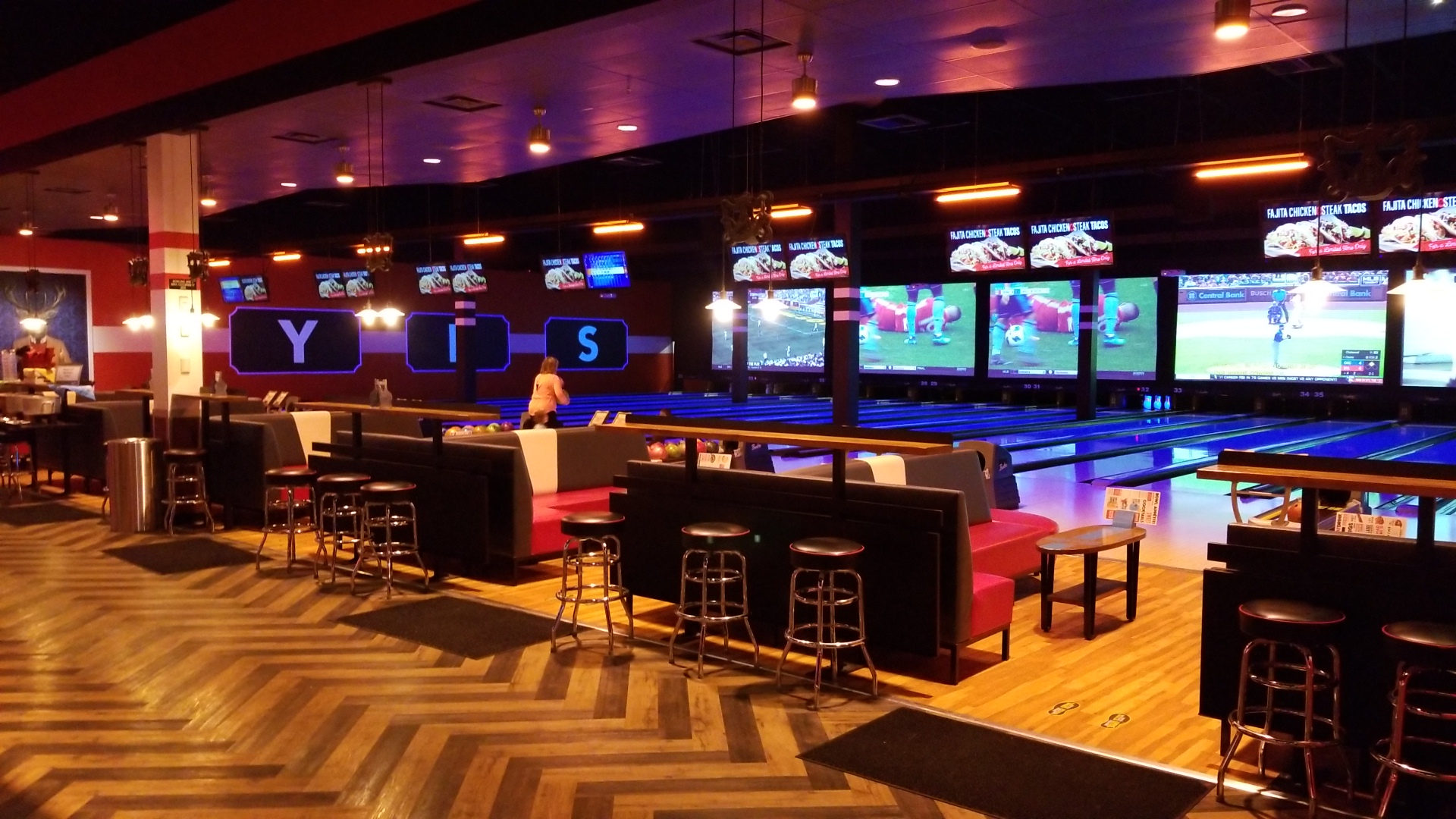 Lucky Strike Blaine photo 2