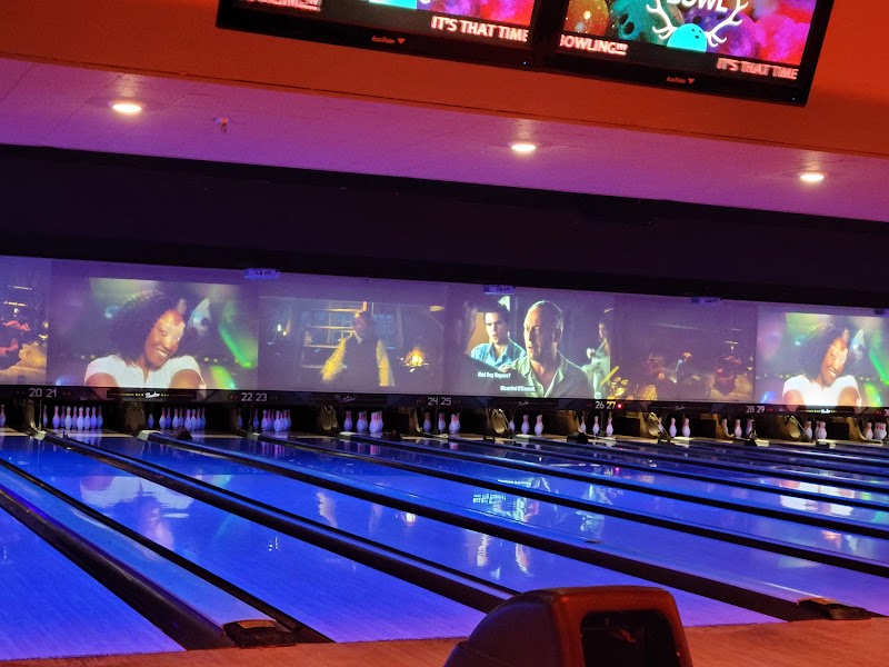 Lucky Strike Woodland Hills