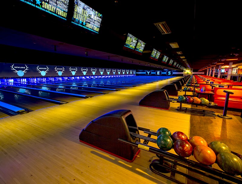 Lucky Strike Woodland Hills photo 2