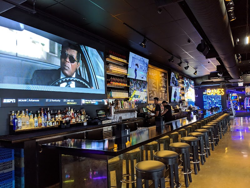 Lucky Strike Wrigleyville photo 3