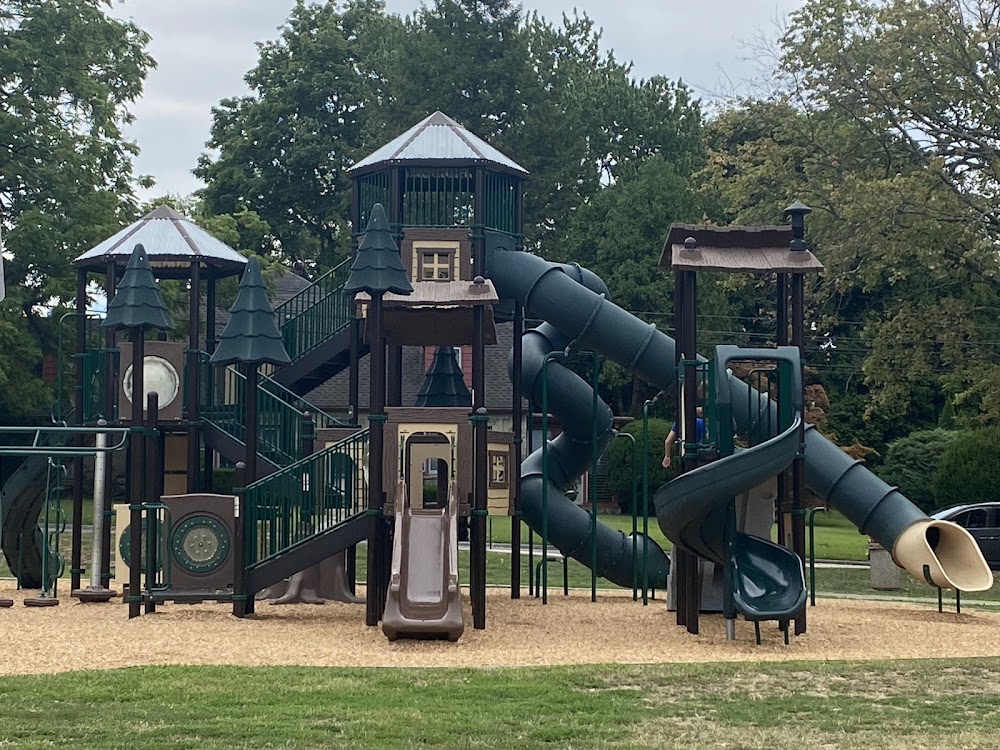 Madison and Beech Playground photo 2