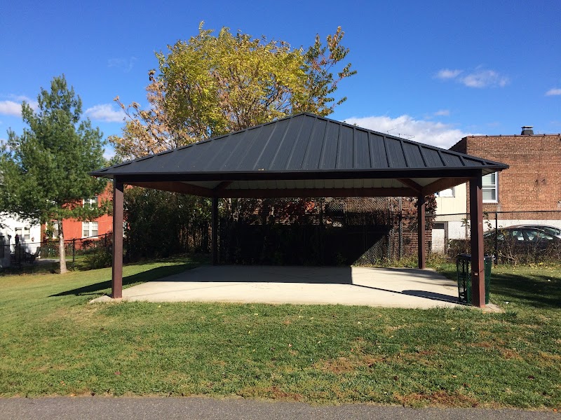 Malcom Avenue Playground photo 2