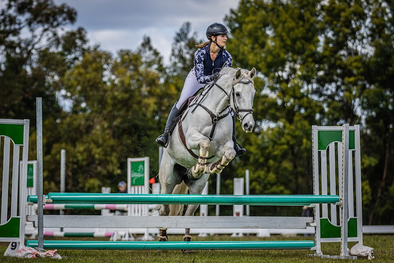 Maris Equestrian photo 2