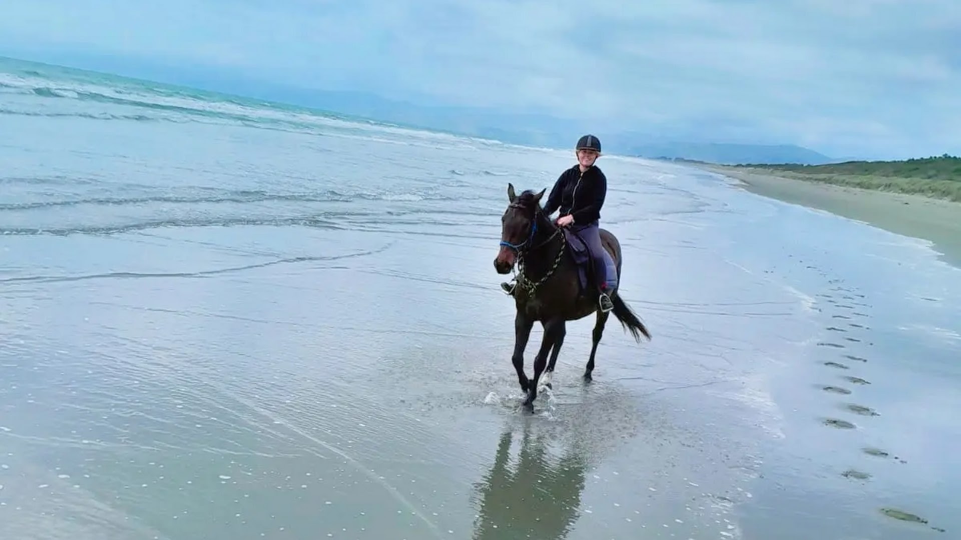 Mariska Lochead - Equestrian services & trekking