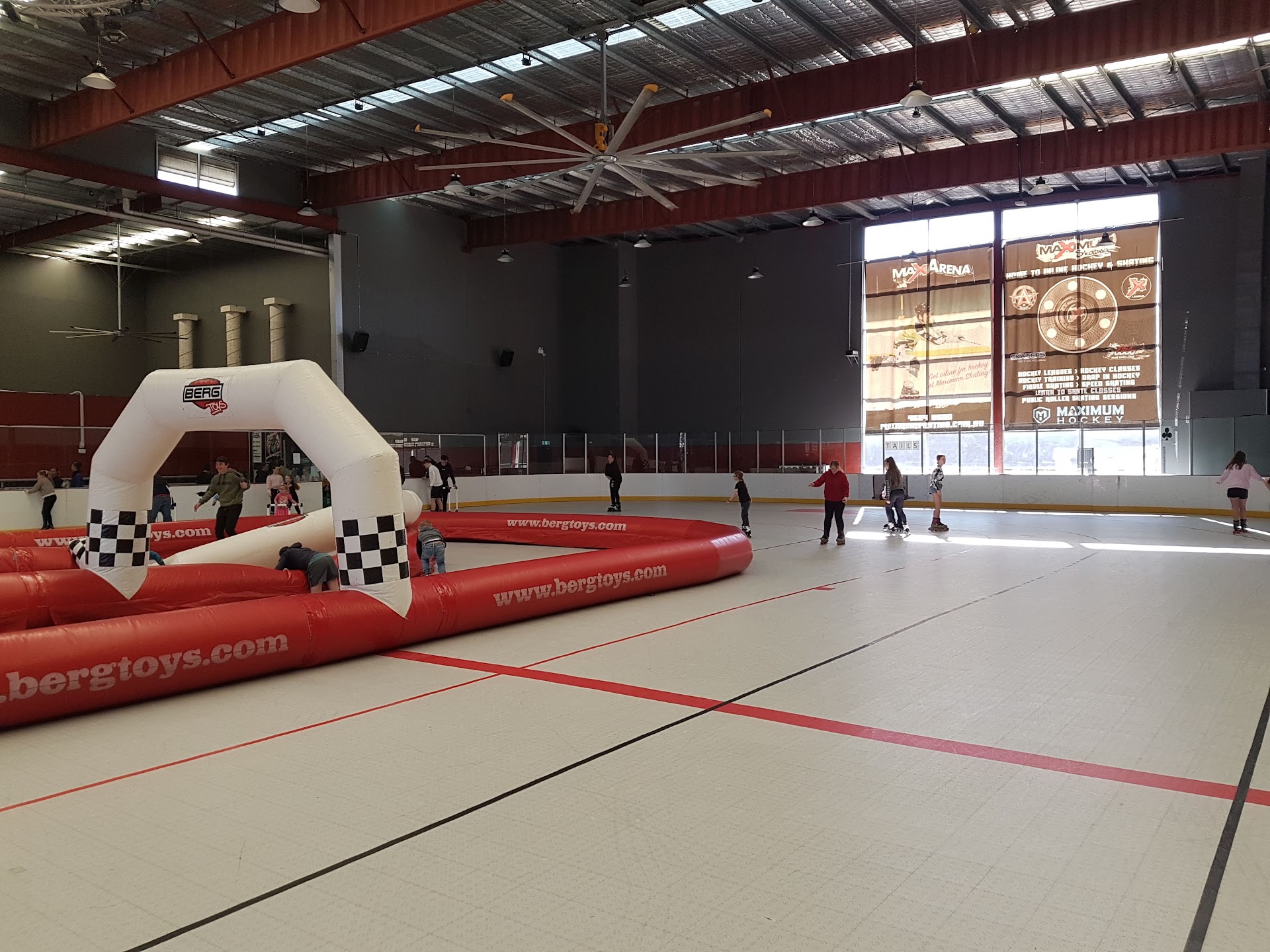 Maximum Skating photo 3