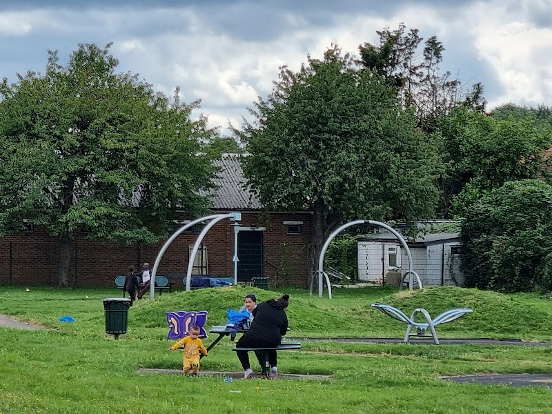 Mayfield Road Playground photo 3