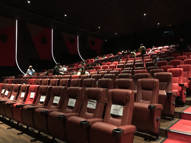 MCL MOVIE TOWN - New Town Plaza