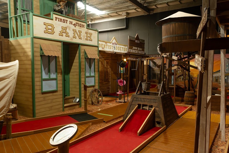 Mega Mini Golf