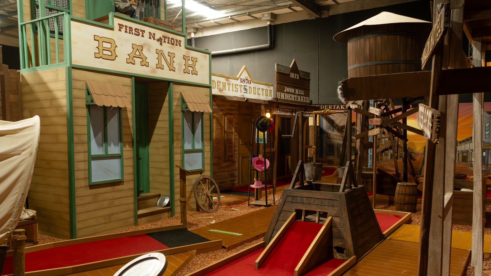 Mega Mini Golf
