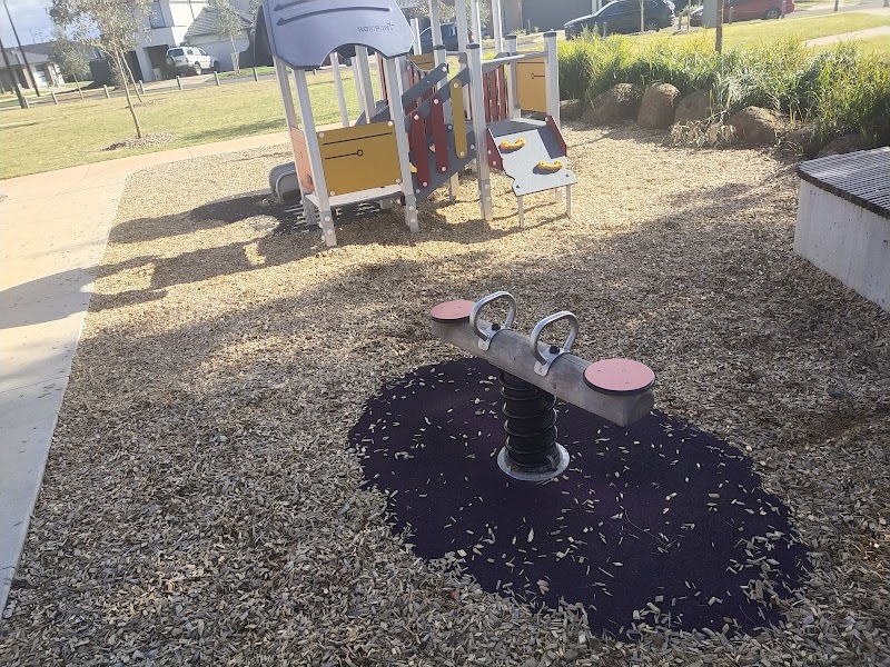 Middle Park Village Playground photo 3