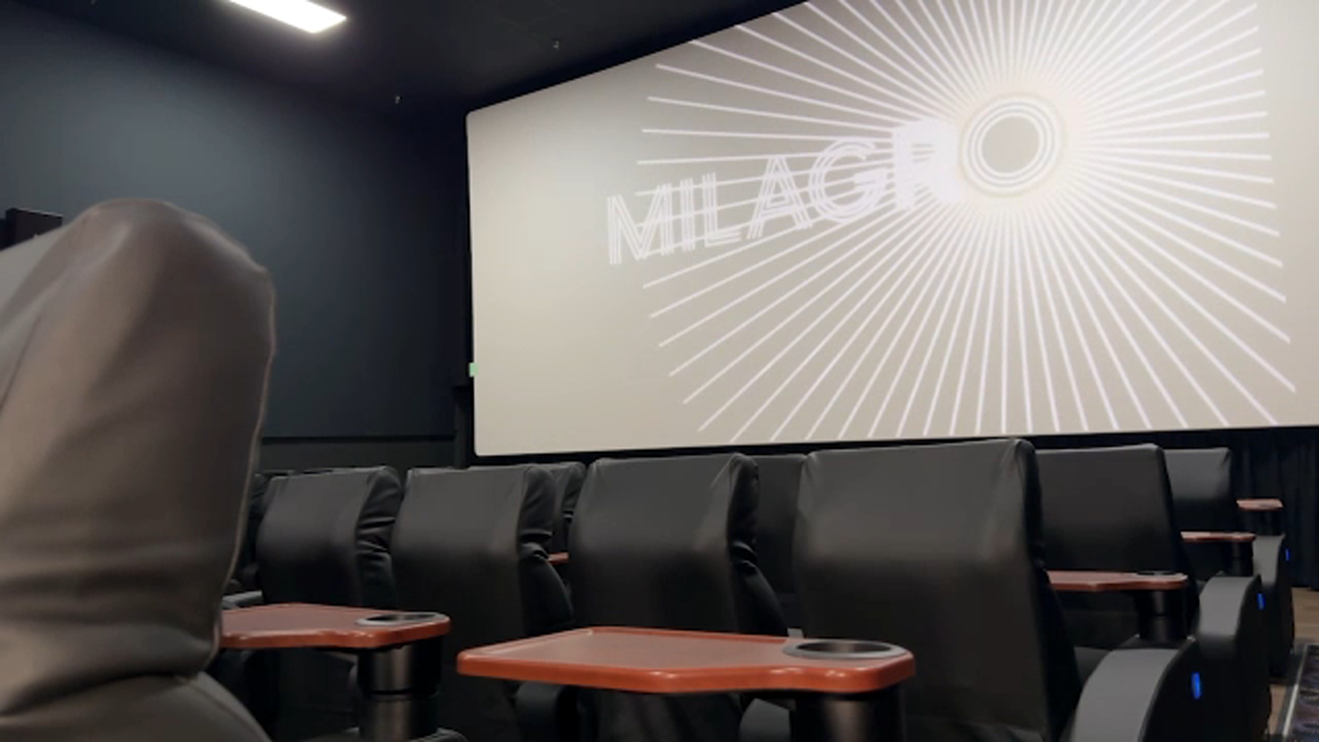 Milagro Cinemas Norwalk photo 3