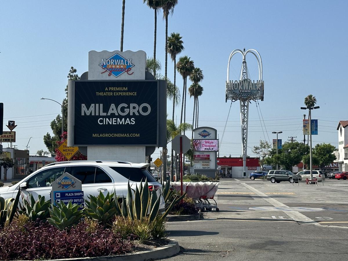 Milagro Cinemas Norwalk photo 2