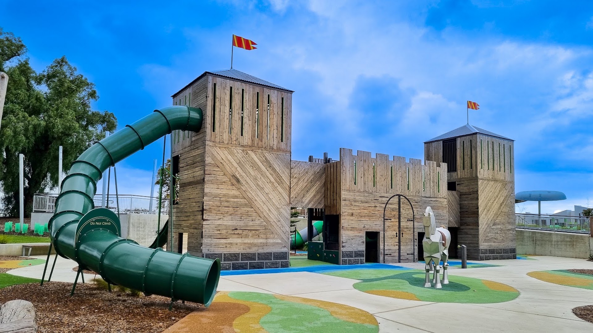 Minta Hilltop Fantasy Playground photo 2