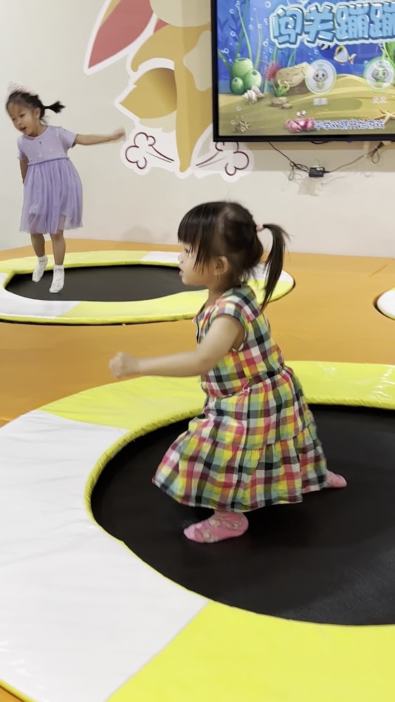 momoland (Hang Hau) photo 3