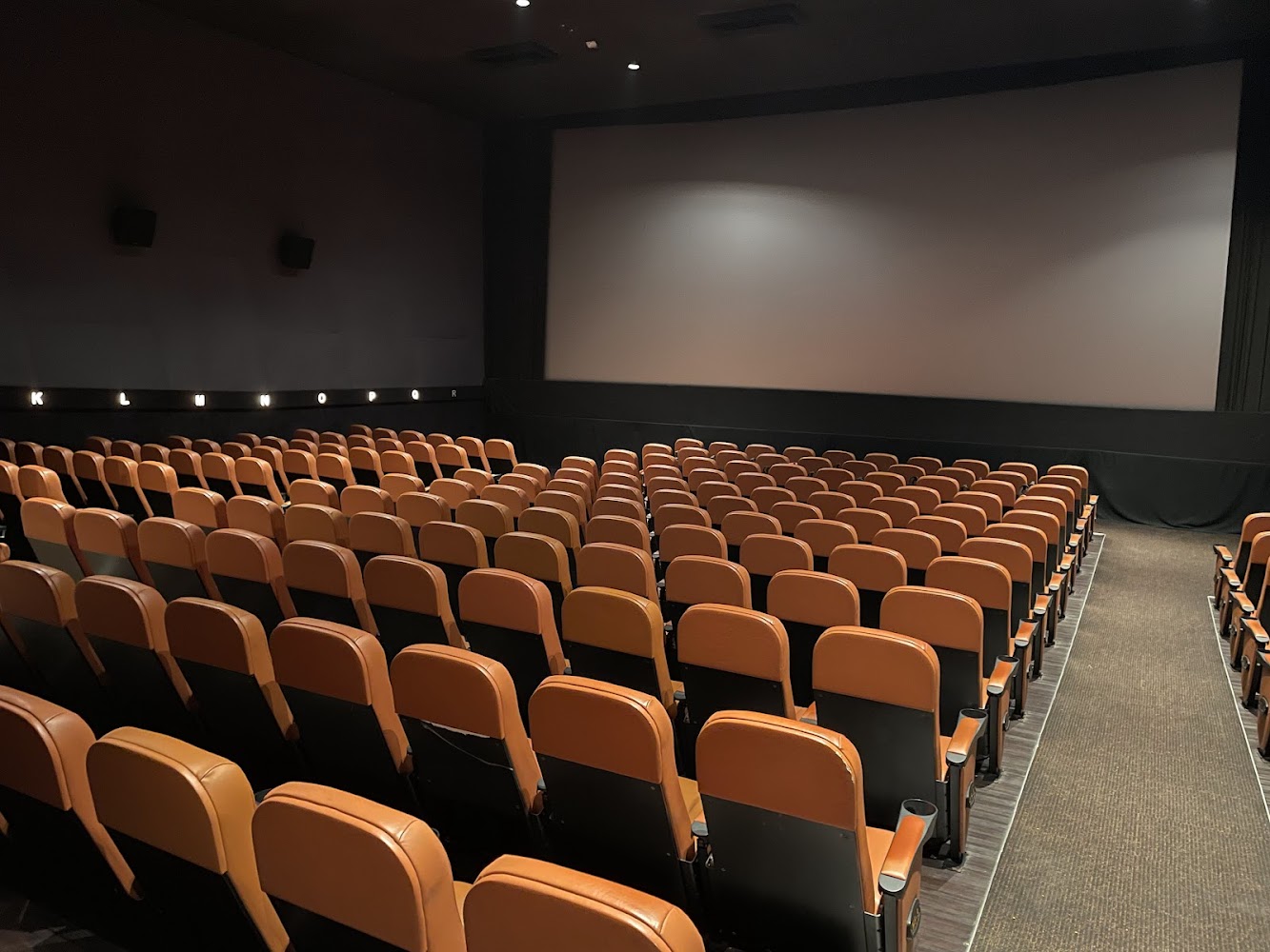 Mong Kok Broadway Theatre photo 2