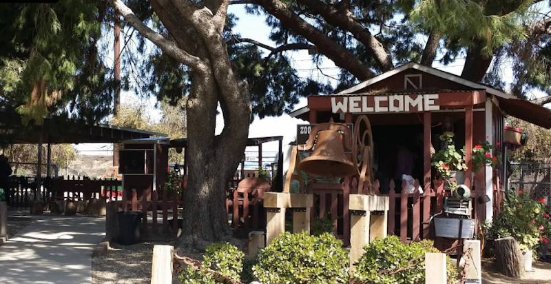 Montebello Barnyard Zoo