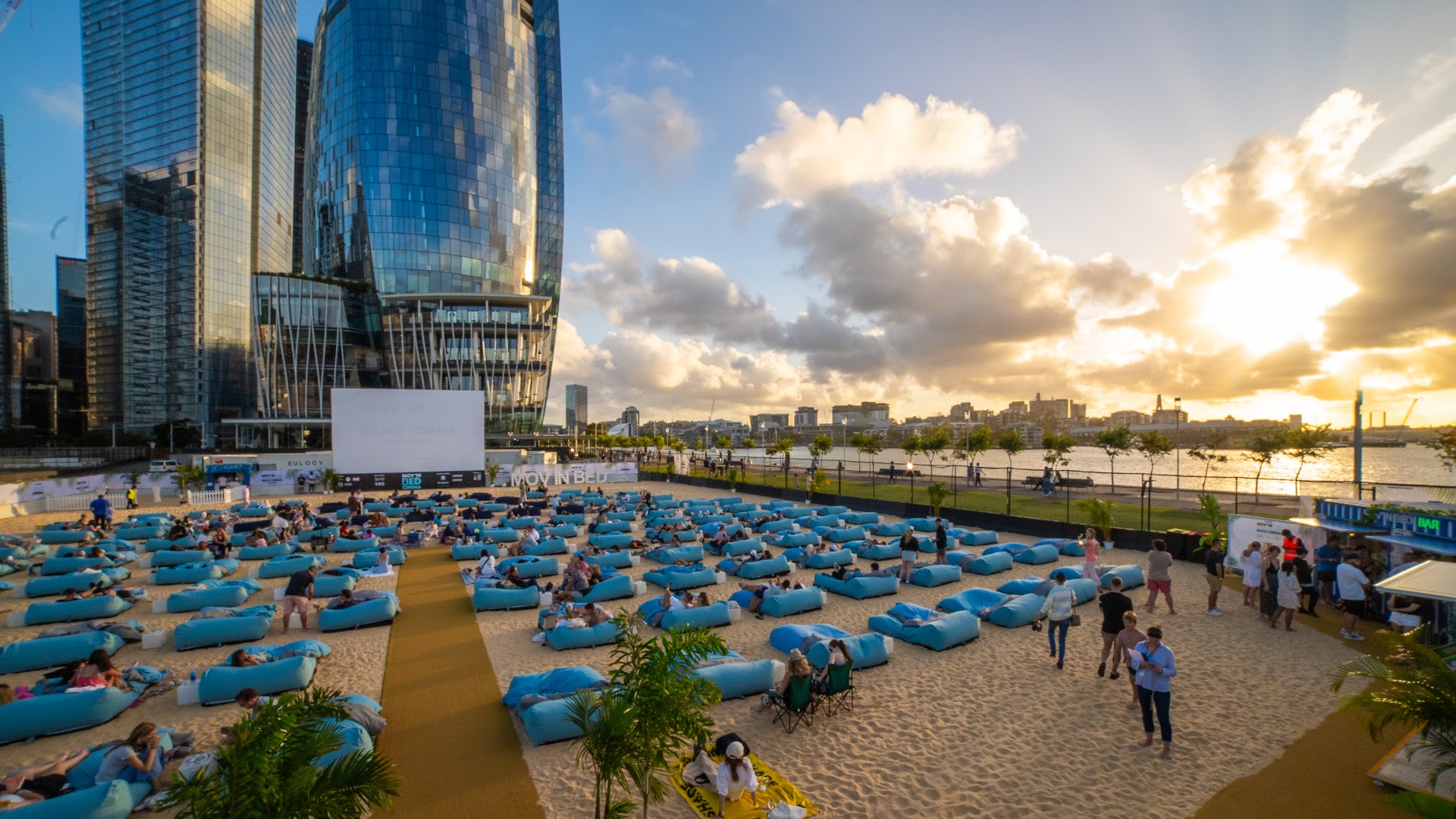 Mov’in bed - Outdoor Bed Cinema photo 3
