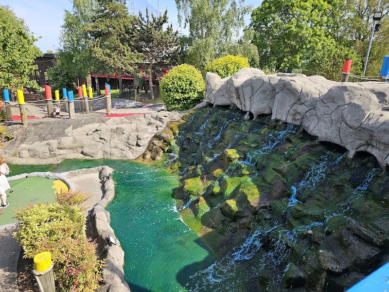 Mr Mulligan's Dino Golf - Sidcup photo 2