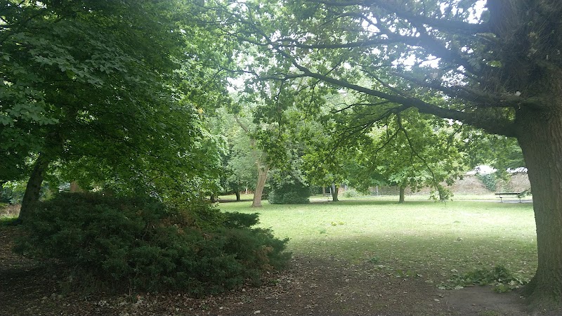 Norbury Hall Park photo 2