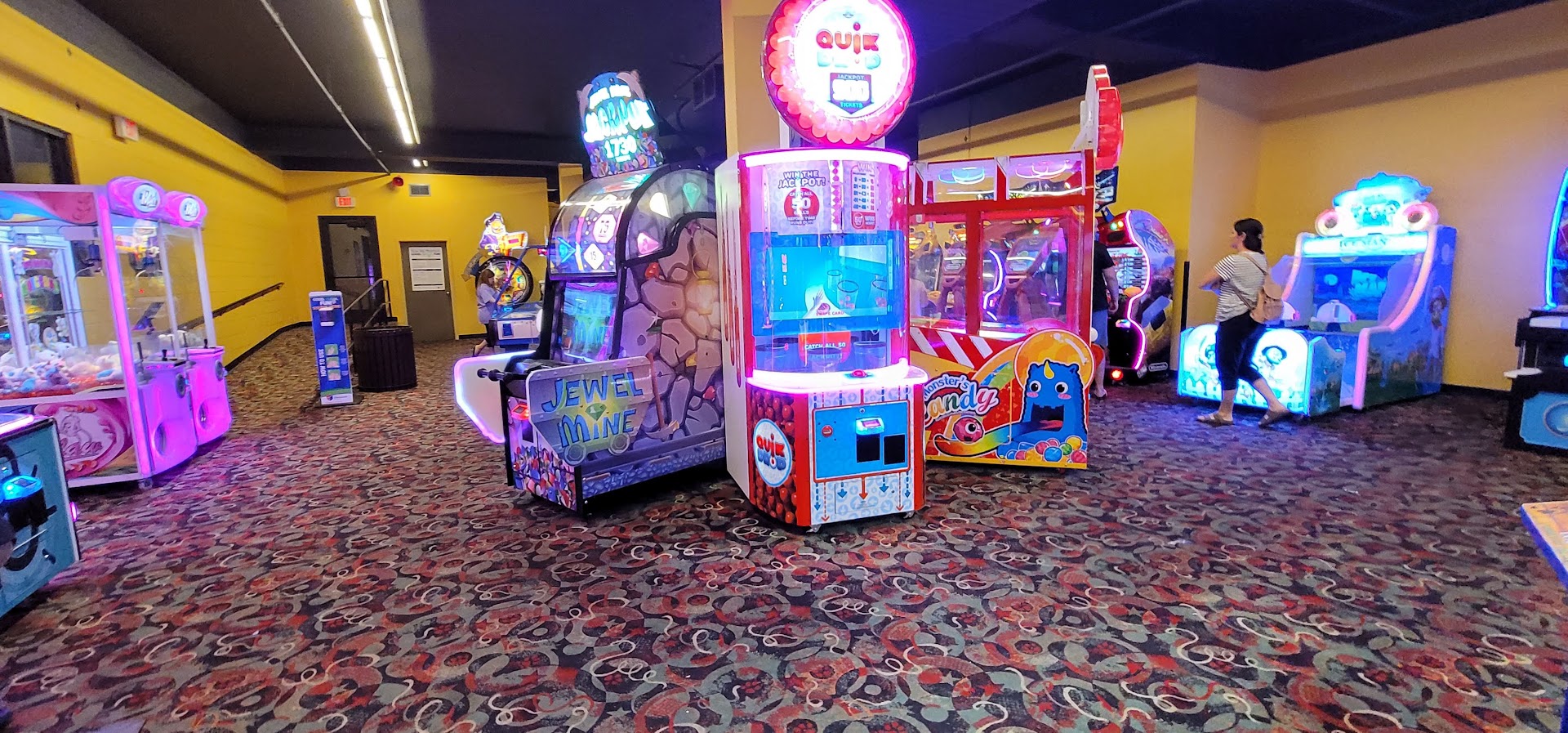 Northern Lights Arcade photo 3