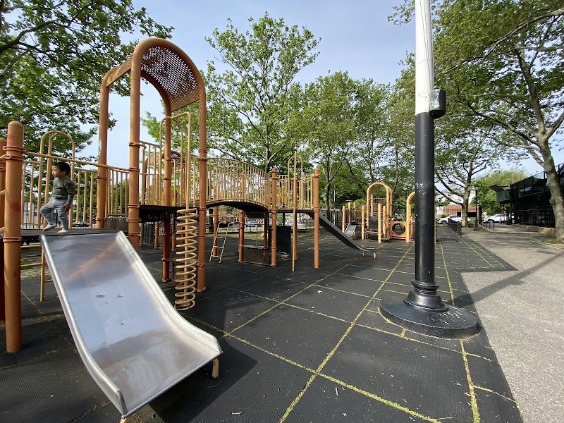 Oakland Gardens Playground