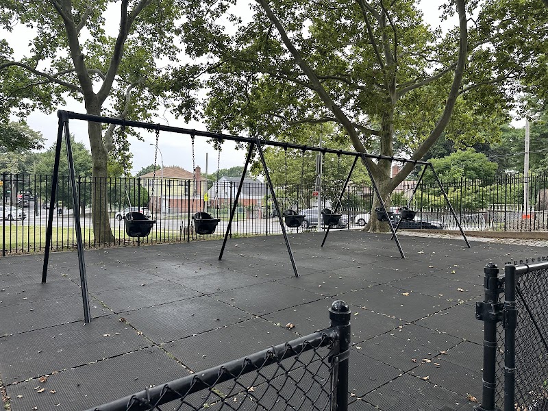 Oakland Gardens Playground photo 3