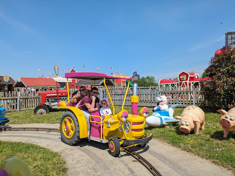 Old MacDonald's Farm & Fun Park photo 3