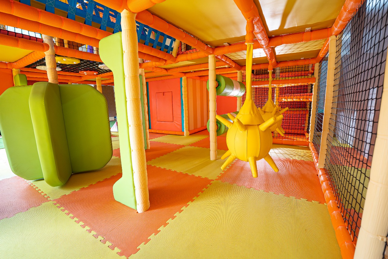Orange Wheels - Global Village photo 3