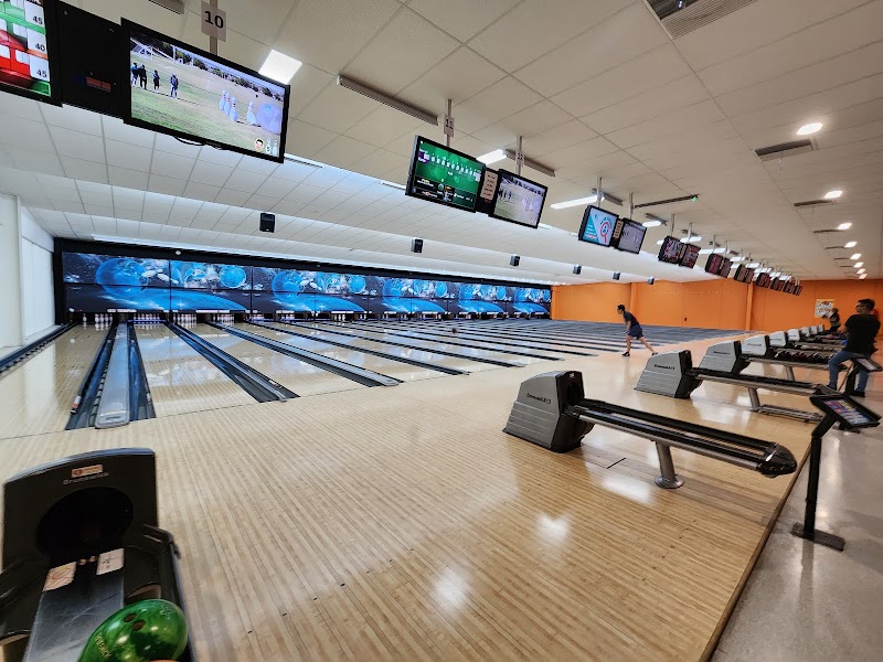 Oz Tenpin Chirnside Park photo 3