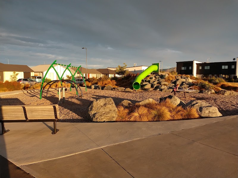 Pakihi Park Playground