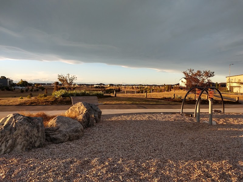 Pakihi Park Playground photo 2
