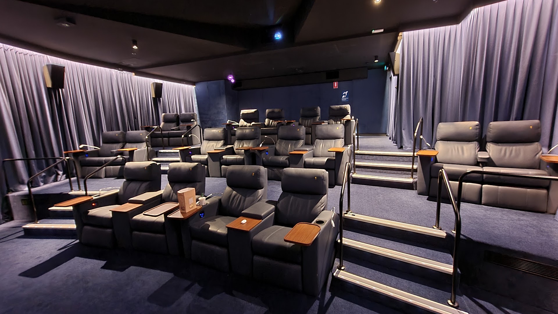 Palace Central Cinemas photo 3