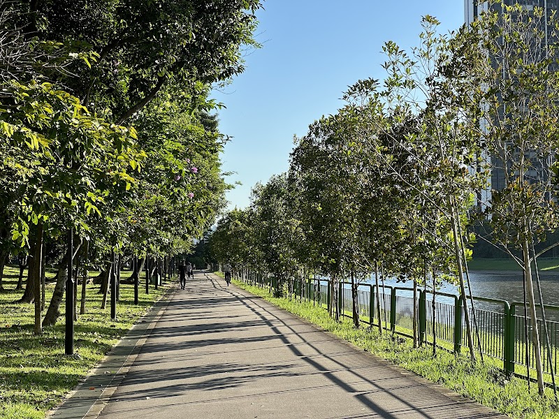 Pandan Gardens Leisure Park